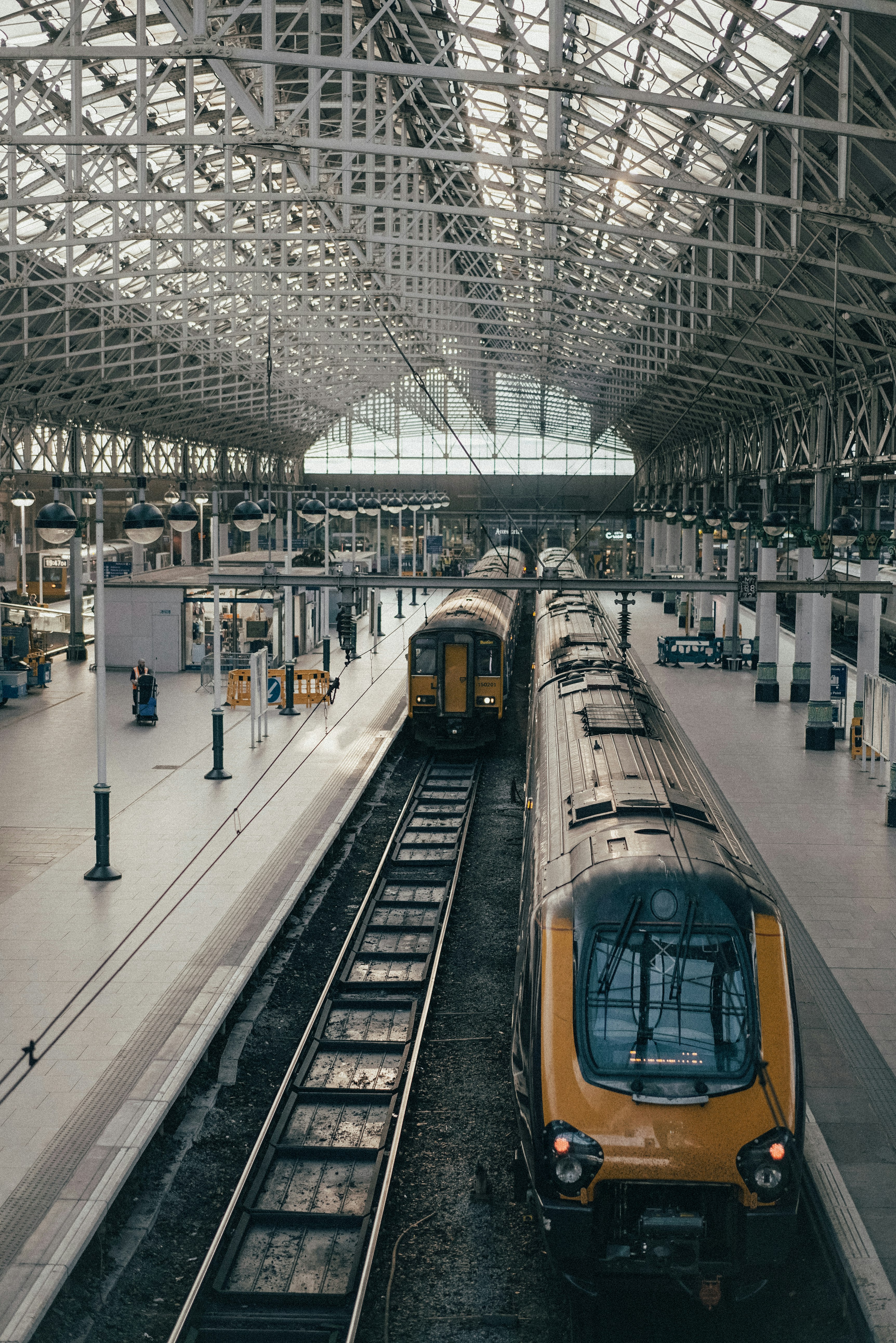 Scenario ferroviario con infrastrutture e sistemi di segnalamento